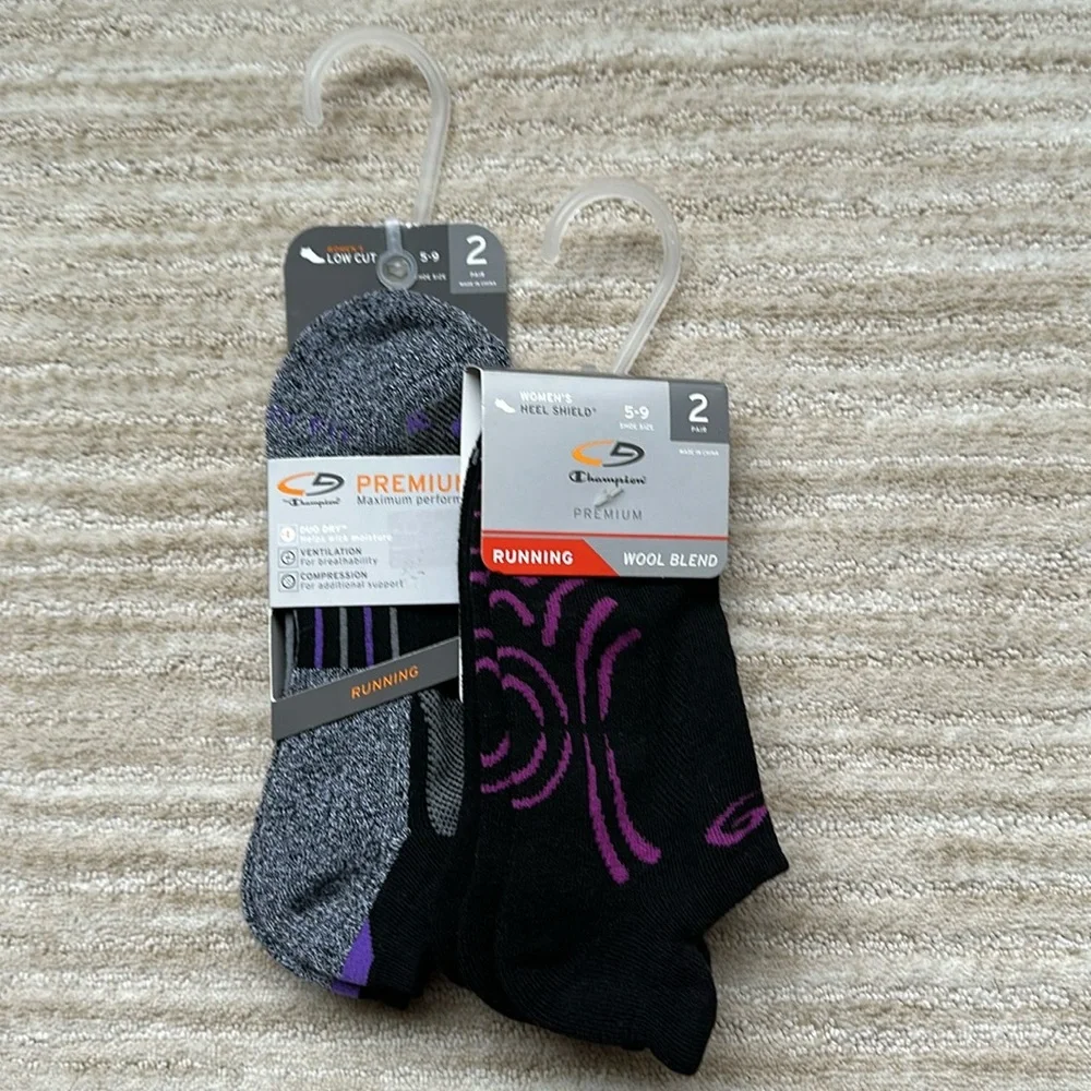 2 Sets of Champion C9 Running Socks Low Cut Wool Blend Compression Size Medium